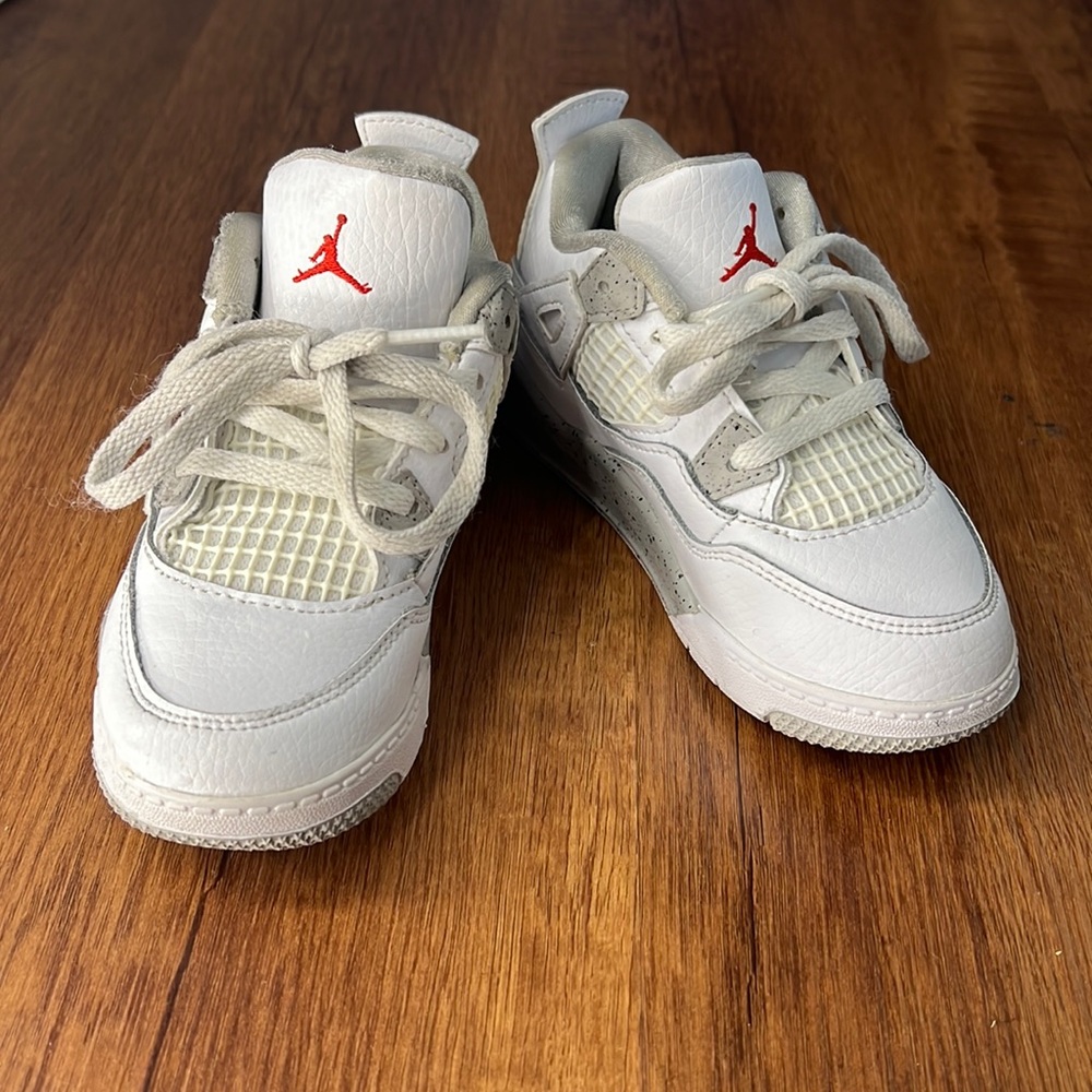 AIR JORDAN 4 RETRO TD
"White Oreo"
